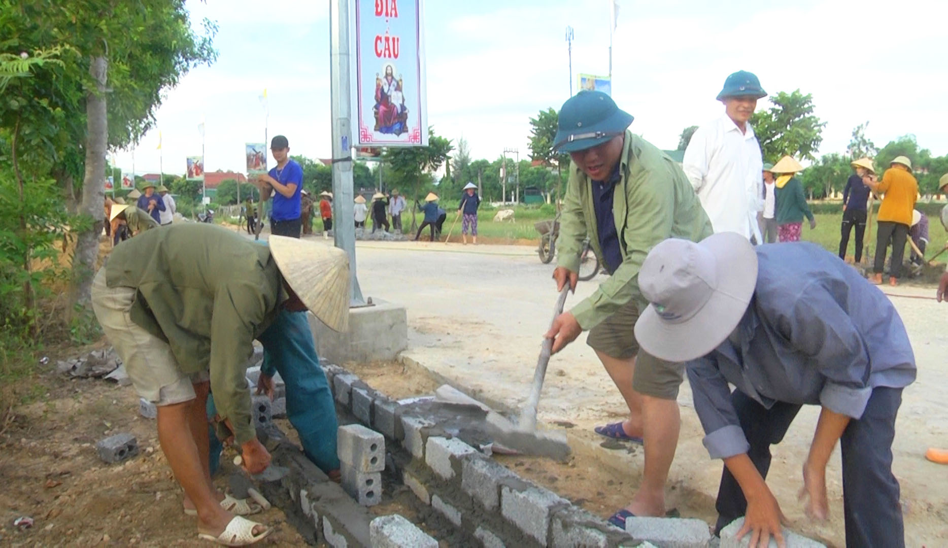 Liên Minh chỉnh trang, xây dựng Nông thôn mới