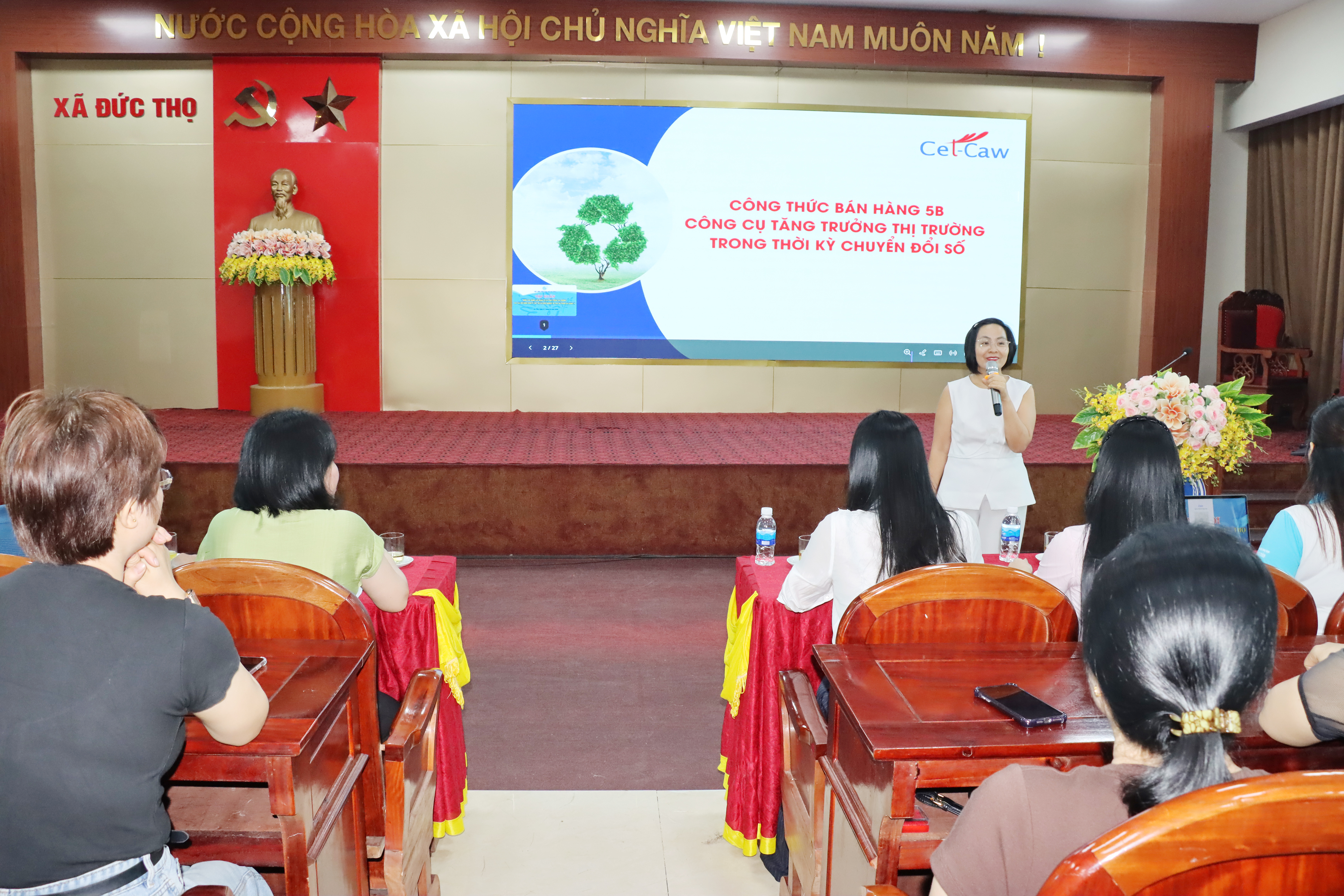 Học viện Phụ nữ Việt Nam: Tập huấn nâng cao năng lực quản trị và phát triển thị trường cho phụ nữ 5 xã.