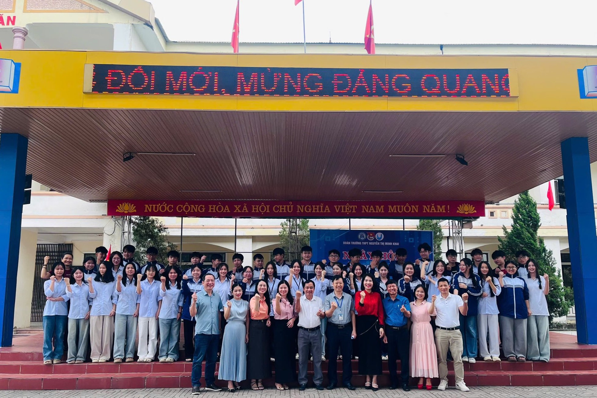 Trường THPT Nguyễn Thị Minh Khai đạt thành tích xuất sắc tại Kỳ thi học sinh giỏi tỉnh Hà Tĩnh lớp 10