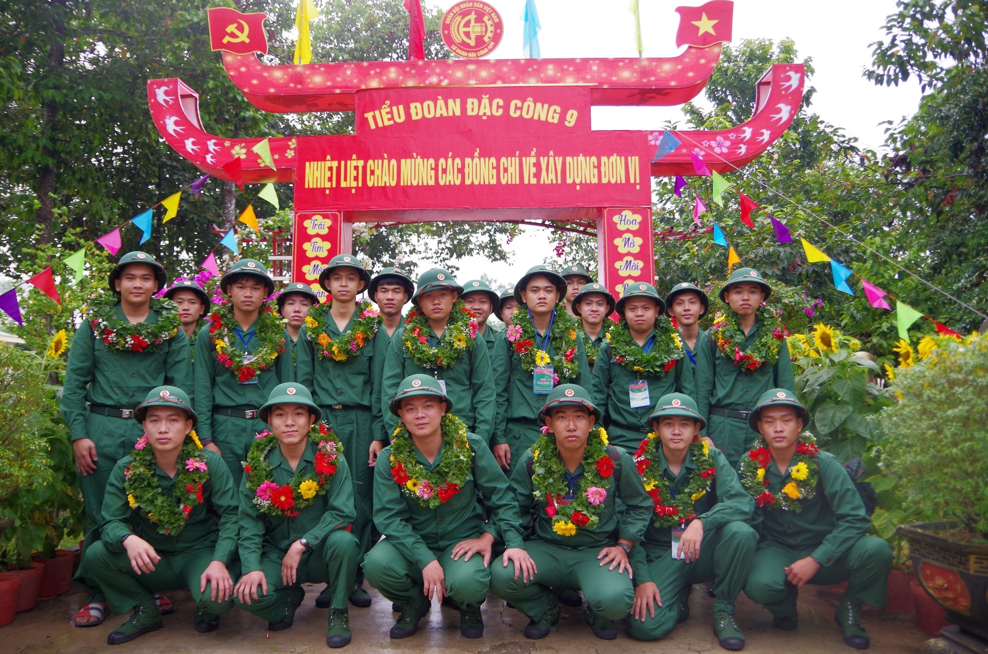 TẢN VĂN  CỦA PHAN HỒNG CẨM MÙA XANH 