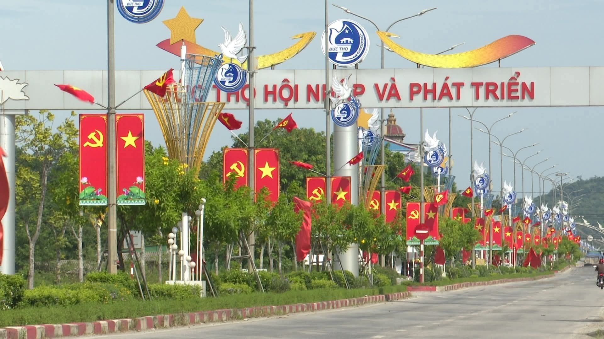 CÁC HOẠT ĐỘNG CHÀO MỪNG ĐẠI HỘI ĐẢNG BỘ TỈNH HÀ TĨNH LẦN THỨ XX TẠI XÃ ĐỨC THỌ