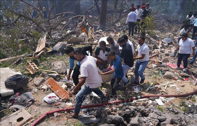 Khắc phục hậu quả vụ tai nạn máy bay Air India