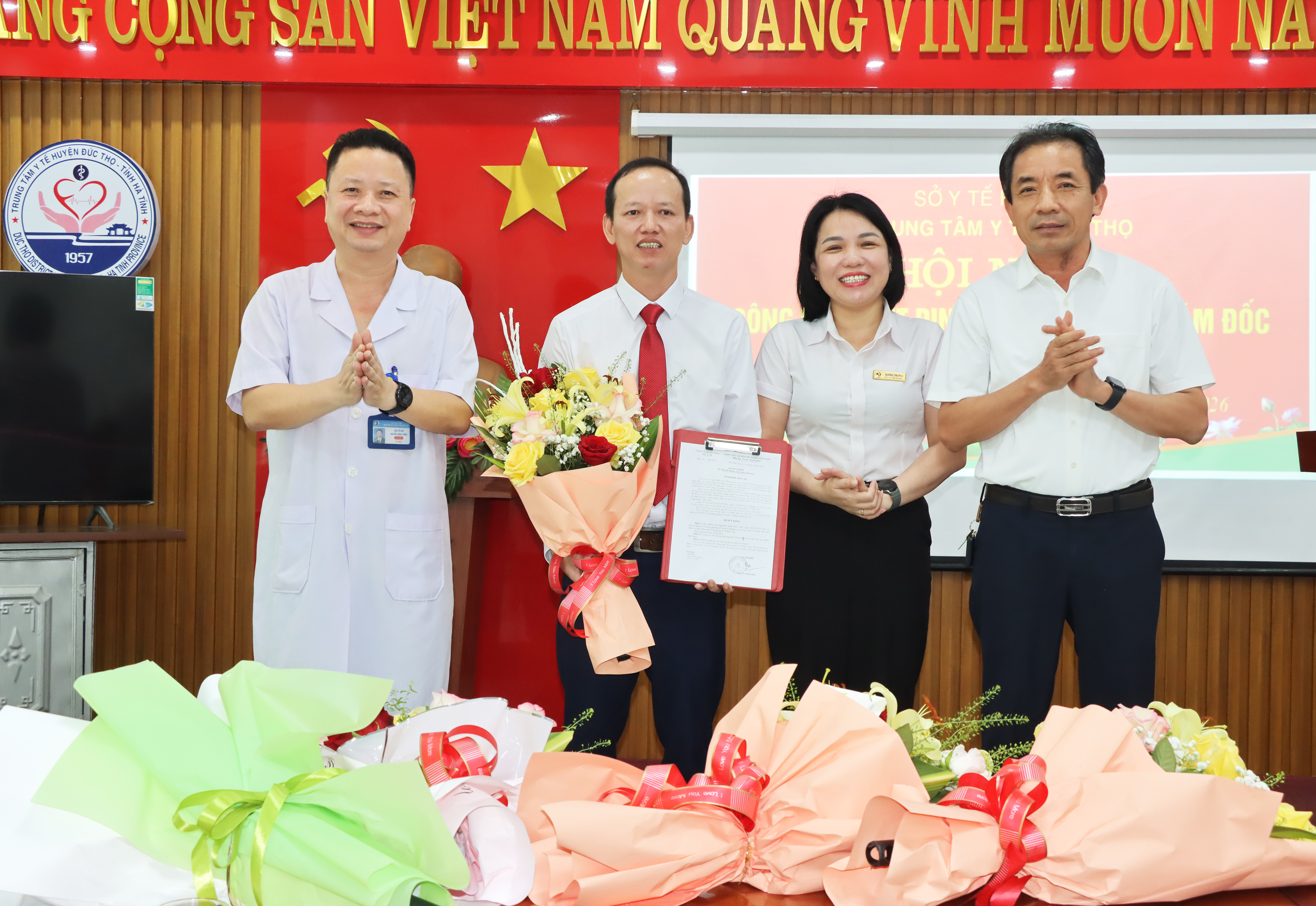 Sở Y tế Hà Tĩnh công bố Quyết định bổ nhiệm Phó Giám đốc Trung tâm Y tế Đức Thọ.