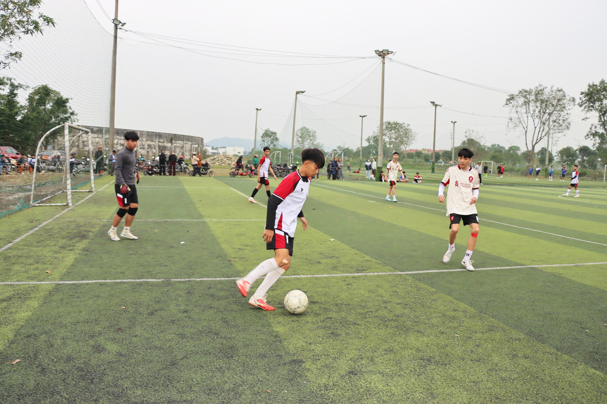 Sôi nổi nội dung thi đấu Bóng đá nam THCS trong khuôn khổ Đại hội Thể dục Thể thao xã Đức Thọ lần thứ Nhất năm 2025