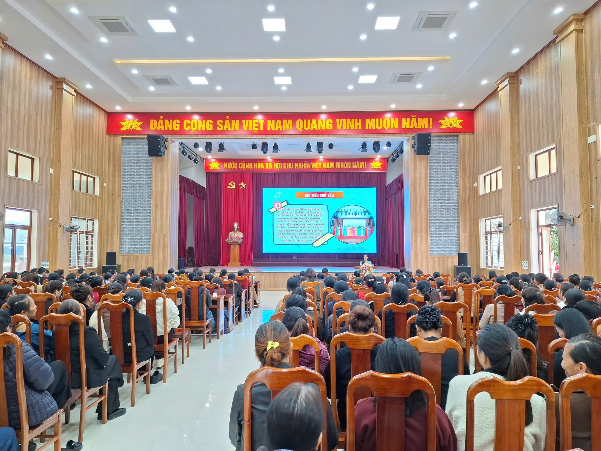 Tổ chức lớp Bồi dưỡng nghiệp vụ công tác Hội phụ nữ; tuyên truyền Luật Bảo hiểm xã hội, Bảo hiểm y tế cho đội ngũ cán bộ Hội Phụ nữ ở cơ sở năm 2025.