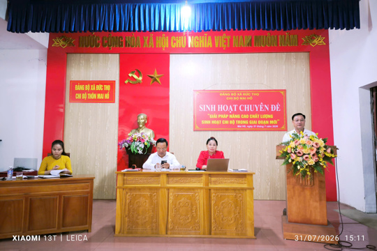 Chi bộ thôn Mai Hồ tổ chức sinh hoạt điểm chuyên đề với nội dung "Giải pháp nâng cao chất lượng sinh hoạt chi bộ trong giai đoạn mới".