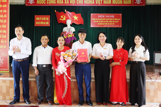 Đảng ủy xã Đức Thọ: 14/16 thôn tổ chức Hội nghị công bố Nghị quyết, Quyết định về việc thành lập, tổ chức lại thôn.