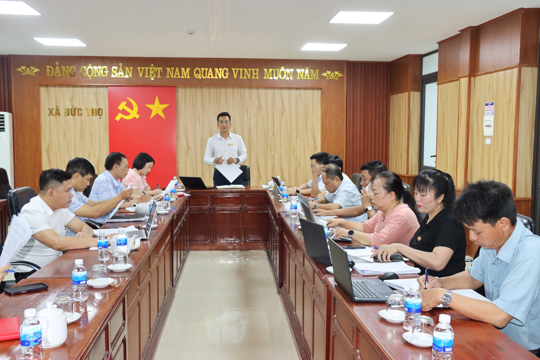 Xã Đức Thọ: Ban Kinh tế - Ngân sách HĐND xã họp thẩm tra các báo cáo, tờ trình dự thảo nghị quyết.     