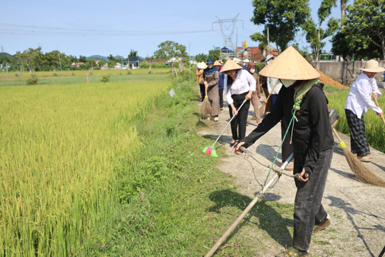 Đức Thọ: Hội Nông dân xã kết nối trực tuyến Lễ phát động phong trào “Nông dân sản xuất an toàn, hữu cơ vì sức khỏe cộng đồng”. 