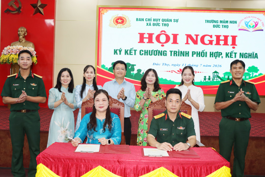 Ban Chỉ huy quân sự xã Đức Thọ ký kết quy chế kết nghĩa.