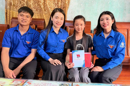 Tuổi trẻ Đức Thọ trao gần 20 triệu đồng dịp Trung thu 2026. 