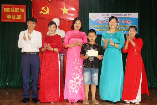 Đức Thọ: Ủy ban Kiểm tra Đảng ủy xã kết nối nhận đỡ đầu 4 trẻ em mồ côi.