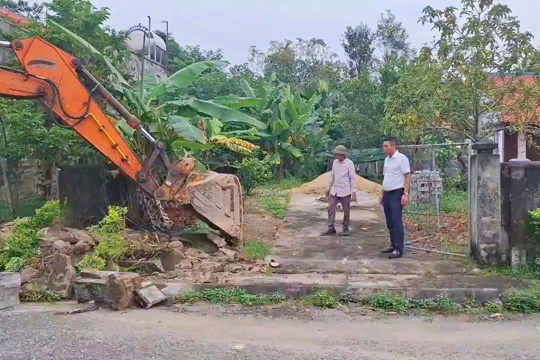 Các hộ dân hiến đất chỉnh trang tuyến đường trước Khu lưu niệm Tổng Bí thư Trần Phú