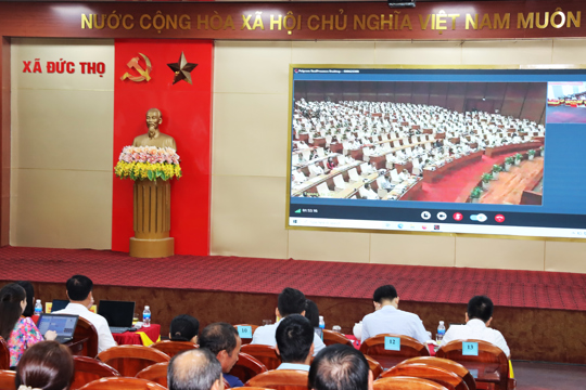 Xã Đức Thọ kết nối trực tuyến Hội nghị toàn quốc sơ kết 1 năm vận hành mô hình tổ chức của hệ thống chính trị và chính quyền 3 cấp. 