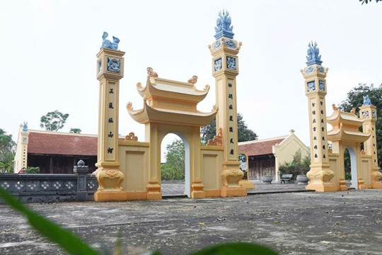 Thăm khu di tích nhà thờ Đình nguyên Tiến sỹ Phan Đình Phùng tại làng Đông Thái