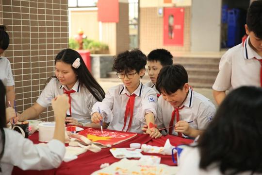 Cả nước sử dụng một bộ sách giáo khoa thống nhất, phát hành miễn phí từ 2028 