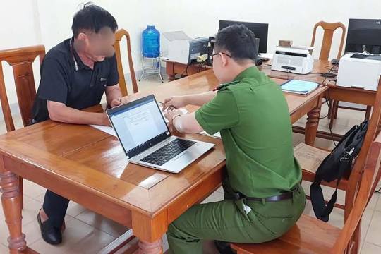 Xử phạt 7,5 triệu đồng người xúc phạm lãnh đạo, chính quyền xã trên facebook