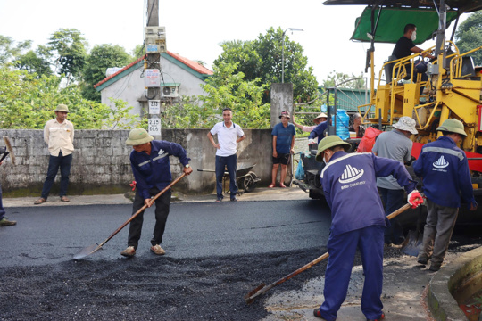 Đức Thọ: Thôn Tân Dân hoàn thành chỉ tiêu thảm nhựa đường giao thông ngõ, xóm năm 2026.