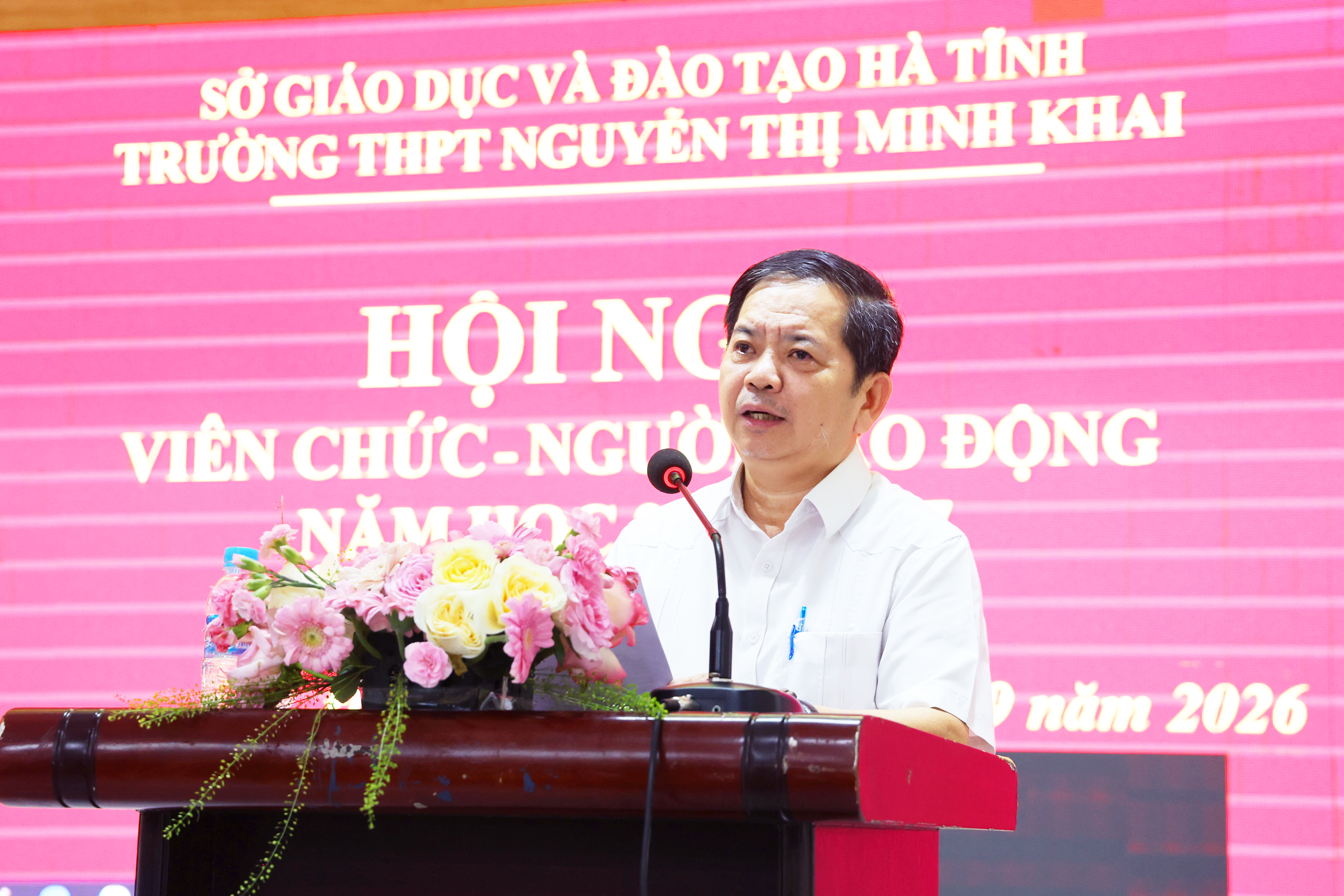 Giám đốc Sở GD&ĐT Hà Tĩnh dự và phát biểu chỉ đạo tại Hội nghị Viên chức, Người lao động năm học 2026 – 2027, Trường THPT Nguyễn Thị Minh Khai