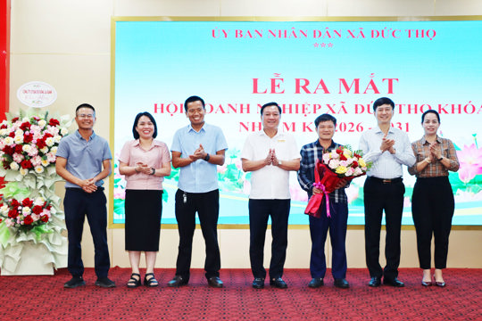 UBND xã Đức Thọ công bố quyết định thành lập Hội Doanh nghiệp xã.  