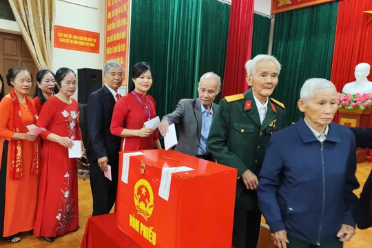 Trưởng thôn, Tổ trưởng tổ dân phố được giao thêm nhiều quyền hạn mới 