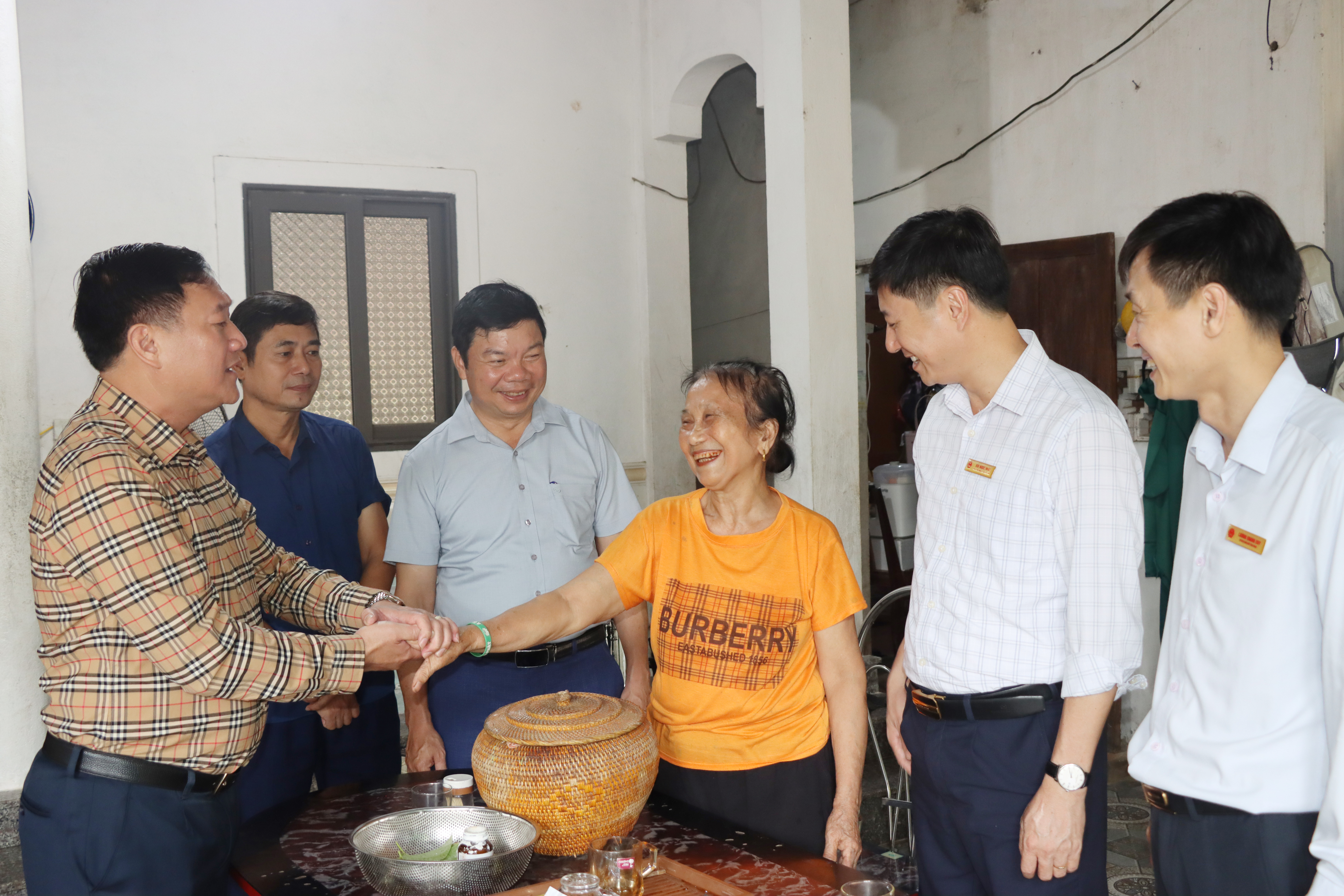 Đức Thọ: Đến thời điểm này, đã có 15/17 hộ đồng ý hiến đất chỉnh trang khuôn viên trước Khu lưu niệm Tổng Bí thư Trần Phú.