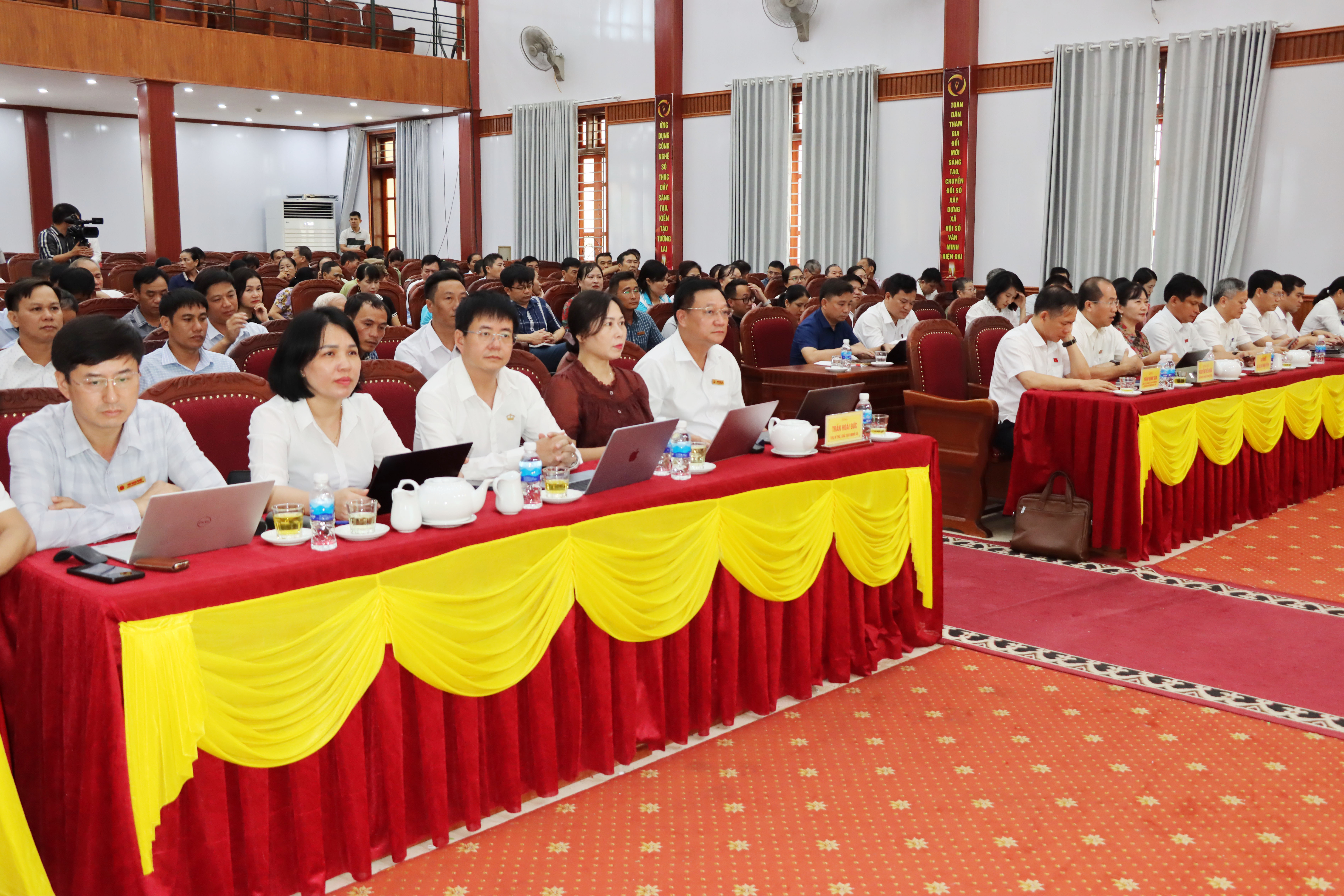 Cử tri 4 xã vùng Đức Thọ kiến nghị nhiều vấn đề liên quan đến phát triển kinh tế nông nghiệp nông thôn