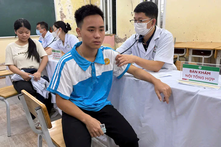 Nhân viên y tế trường học có được hưởng phụ cấp ưu đãi nghề?