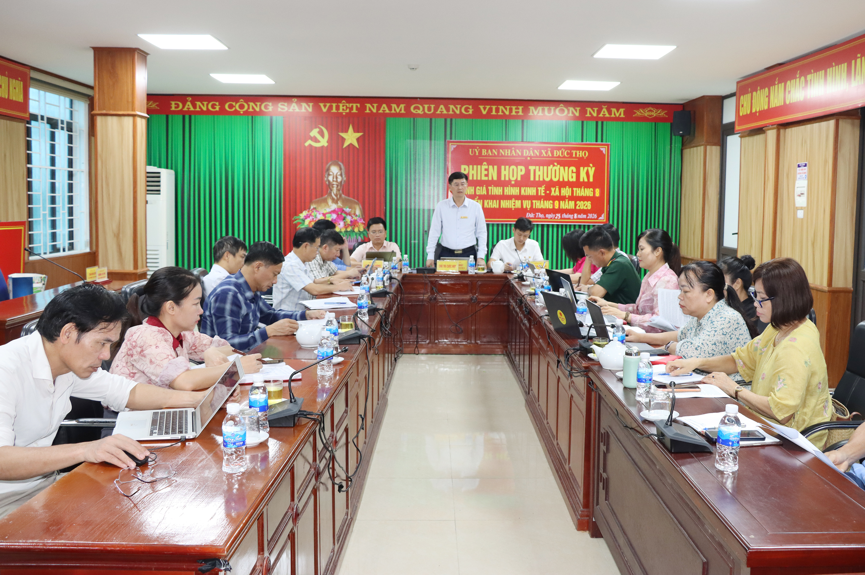 UBND xã Đức Thọ tổ chức phiên họp thường kỳ tháng 8. 