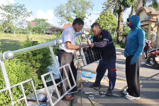 Thôn 1 ra quân hưởng ứng phong trào xây dựng phường Đức Thọ 