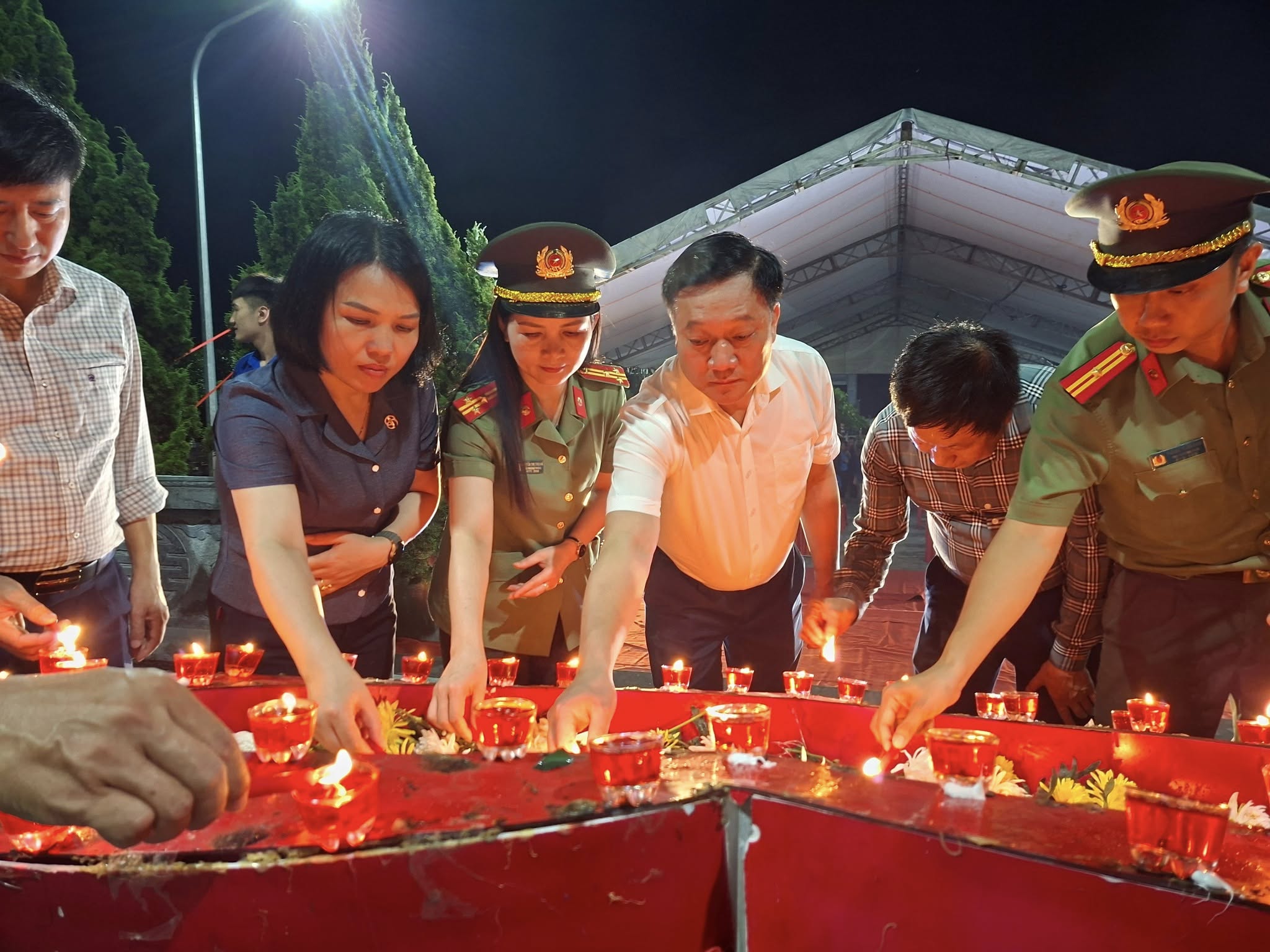 “LỄ CẦU SIÊU VÀ LỄ THẮP NẾN TRI ÂN CÁC ANH HÙNG LIỆT SĨ “  