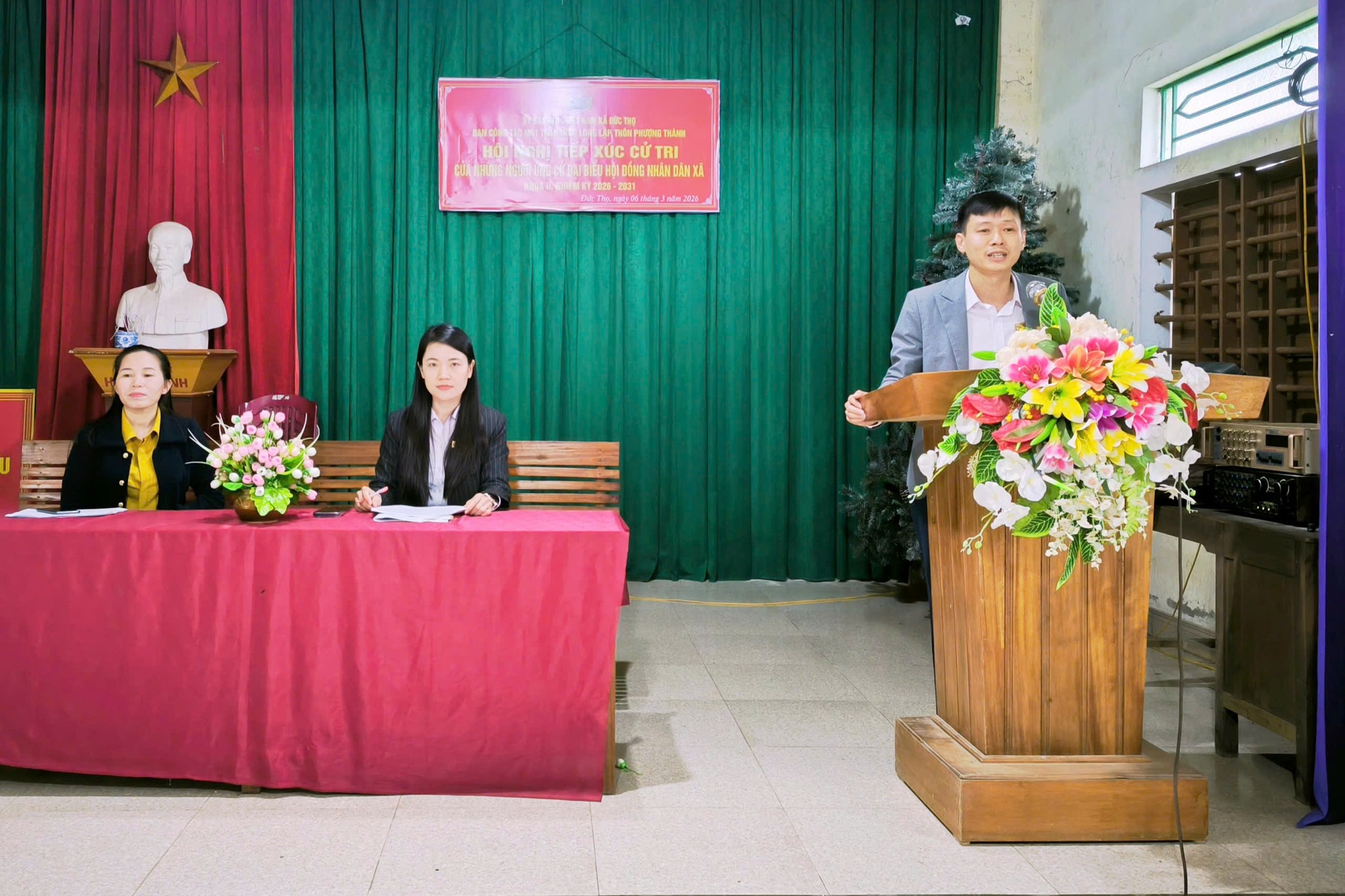 Tiếp xúc cử tri vận động bầu cử tại đơn vị bầu cử số 04. 
