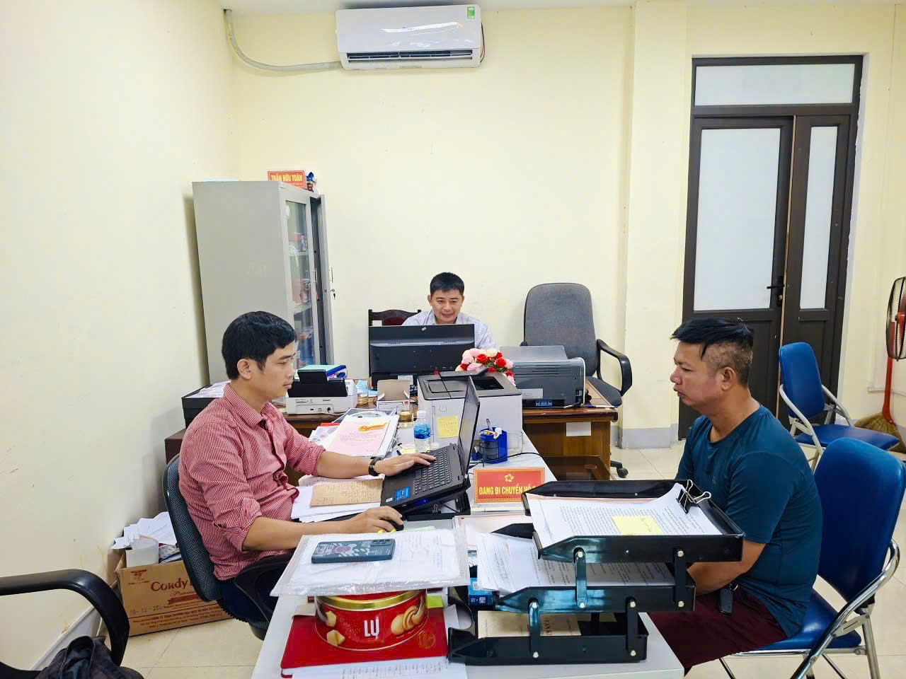 Sự nỗ lực, tận tâm của đội ngũ cán bộ chuyên môn tại các phòng, ban ngành của xã Đức Thọ, Hà Tĩnh trong việc giải quyết thủ tục hành chính