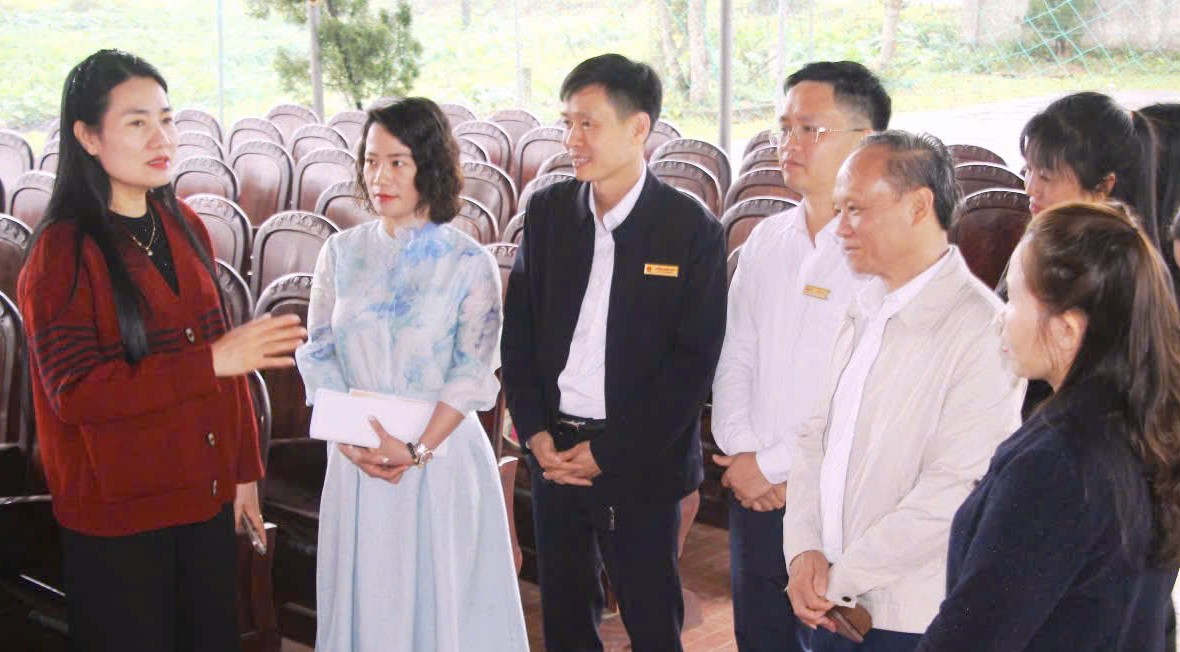 Đoàn giám sát Thường trực HĐND tỉnh kiểm tra công tác chuẩn bị bầu cử tại xã Đức Thọ 