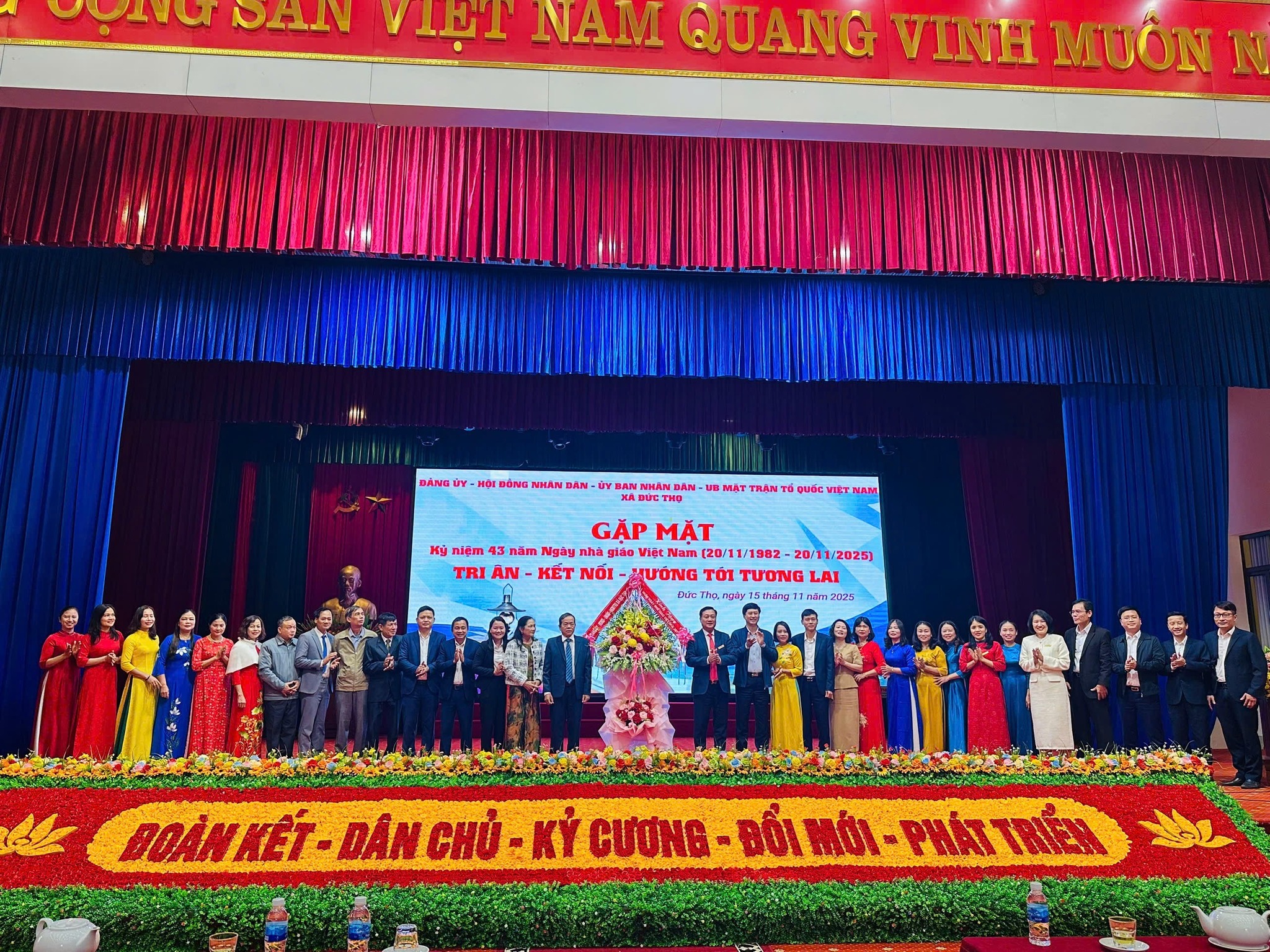 UBND xã Đức Thọ tổ chức chương trình Gặp mặt chào mừng 43 năm Ngày Nhà giáo Việt Nam (20/11/1982 – 20/11/2025)