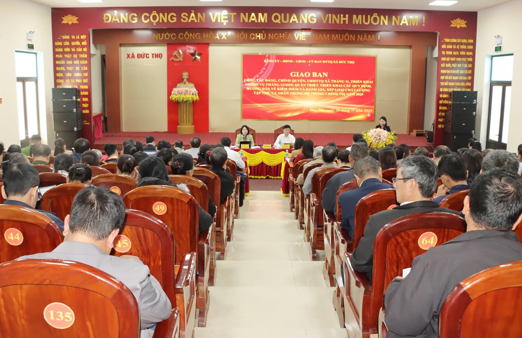 Xã Đức Thọ tổ chức Hội nghị giao ban công tác Đảng, Chính quyền, UBMTTQ tháng 11/2025