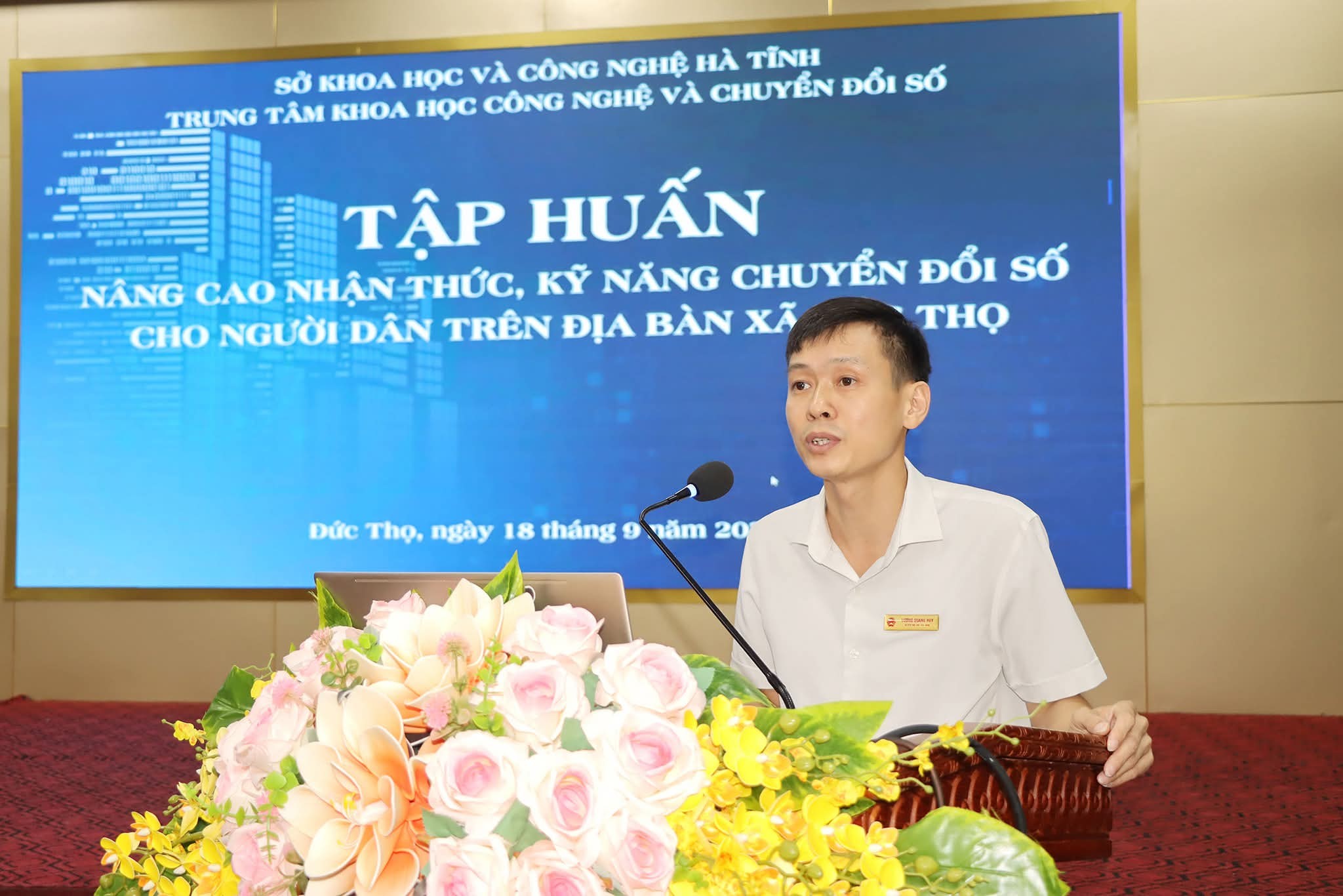 Tập huấn nâng cao nhận thức, kỹ năng chuyển đổi số cho người dân trên địa bàn xã Đức Thọ 