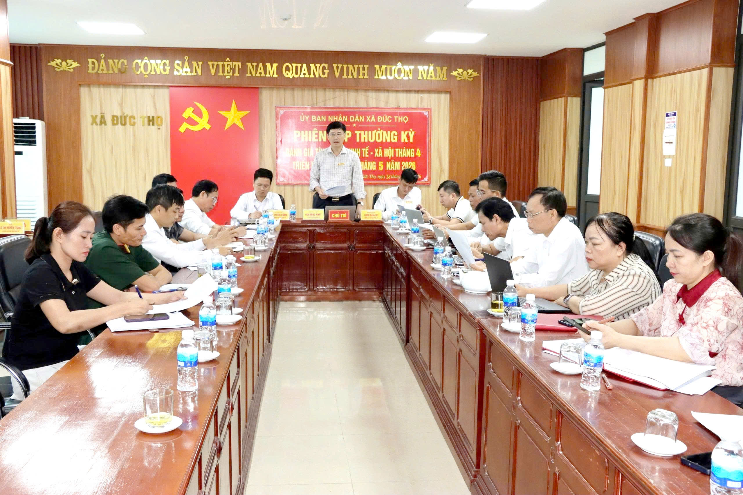 Ủy ban nhân dân xã Đức Thọ tổ chức phiên họp thường kỳ tháng 4.